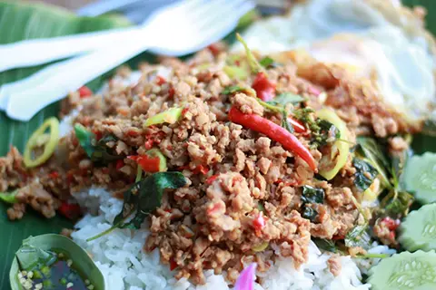 เมนูเด็ด-สูตรอาหาร ผัดกระเพราหมูสับ ไข่ดาว อาหารไทยขึ้นชื่อ รสจัดจ้าน อร่อยแบบง่ายๆ